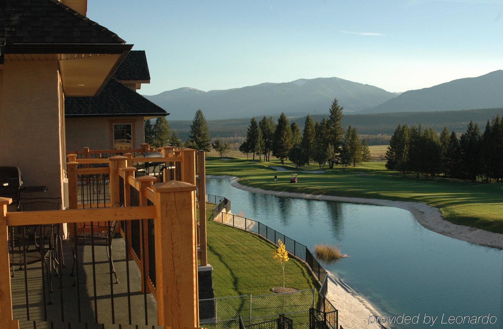 Bighorn Meadows Resort Radium Hot Springs Esterno foto