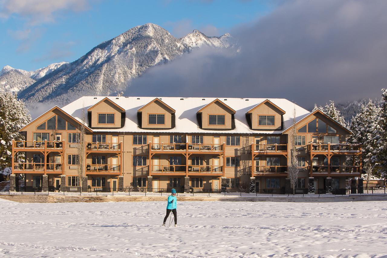 Bighorn Meadows Resort Radium Hot Springs Esterno foto