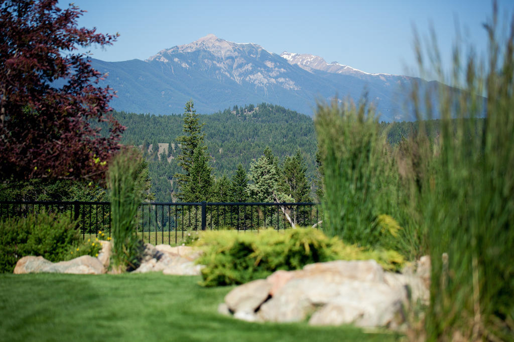 Bighorn Meadows Resort Radium Hot Springs Esterno foto